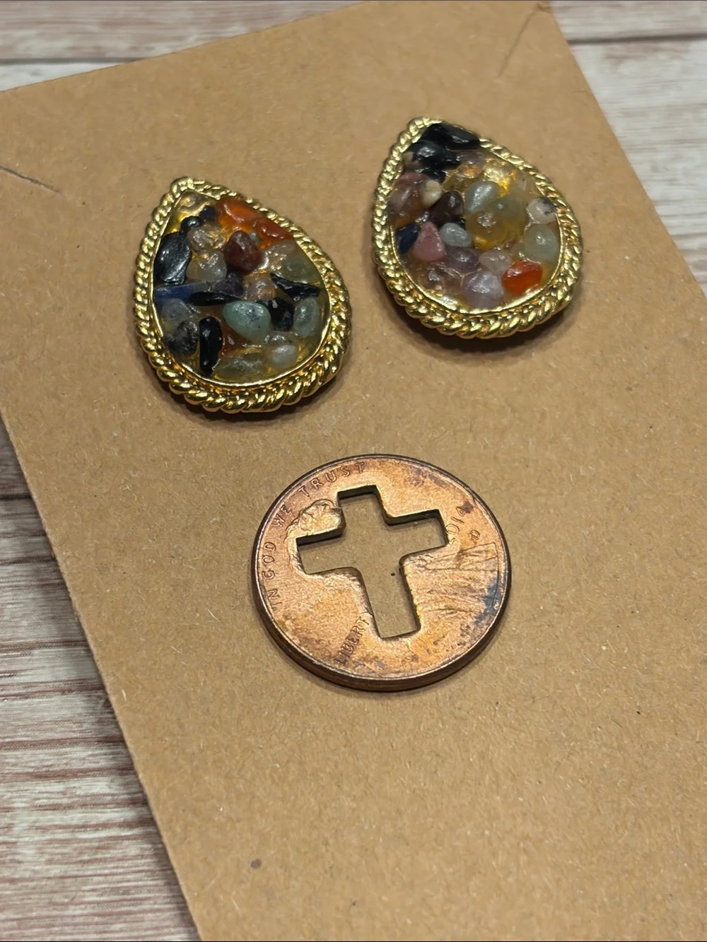 Vintage 70s Gold tone teardrop multi stone chip mosaic stud earrings